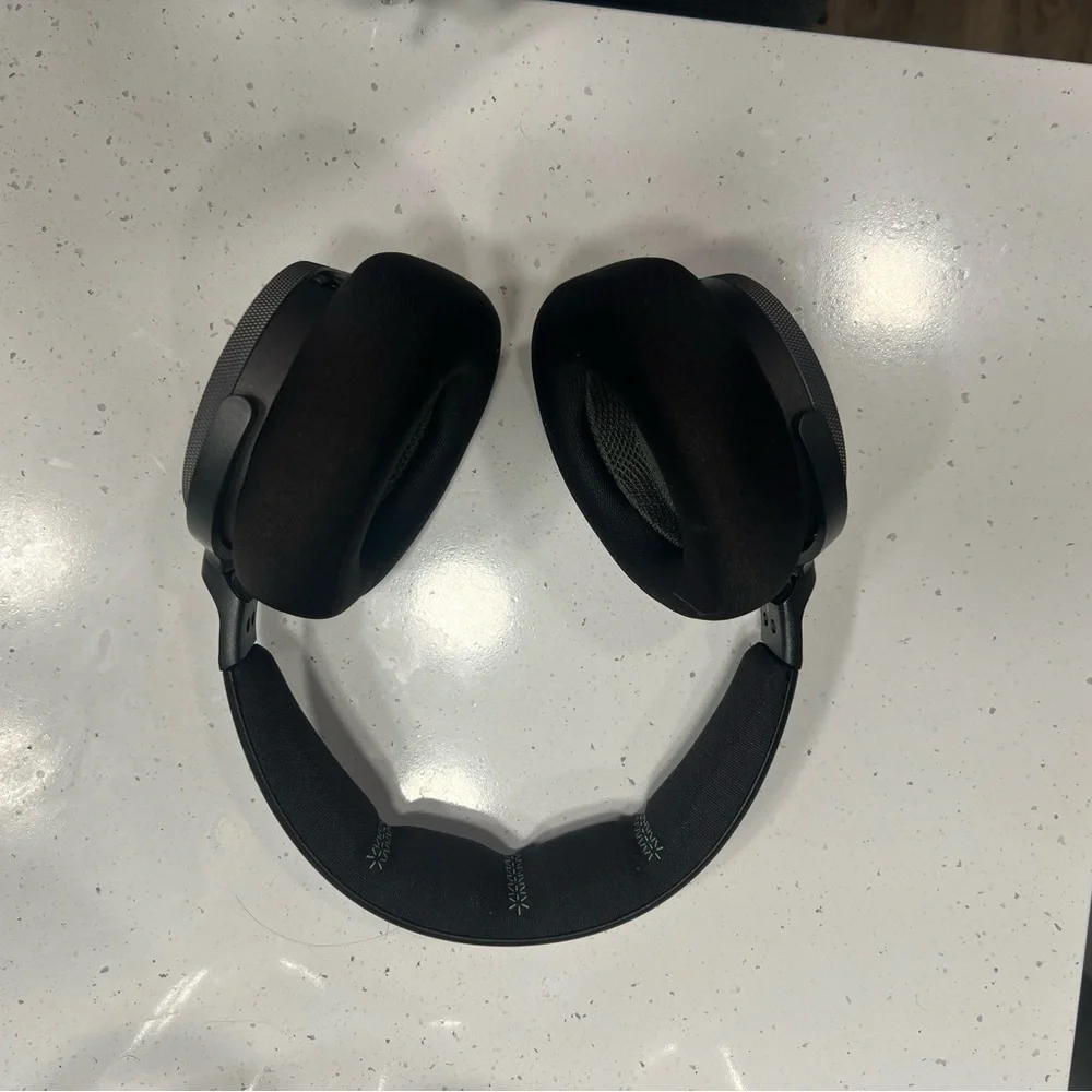Corsair virtuoso max Black and Silver Gaming Headset pc/xbox/ps5
